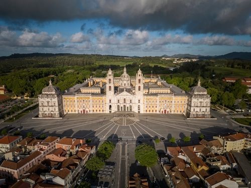 Top 11 𝐁𝐢𝐠𝐠𝐞𝐬𝐭 𝐏𝐚𝐥𝐚𝐜𝐞𝐬 𝐈𝐧 𝐓𝐡𝐞 𝐖𝐨𝐫𝐥𝐝 Largest Palaces on Earth