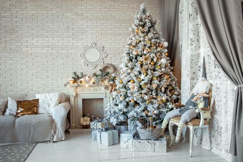 How to decorate your new home for your first Christmas?