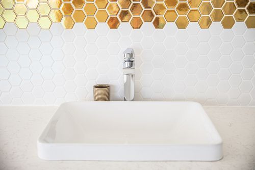 20 Bathroom Italian Tiles Design for a Chic and Modern Look