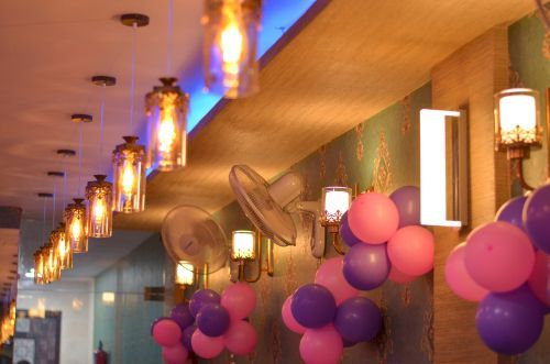 lighting-heavy-restaurant-false-ceiling-design