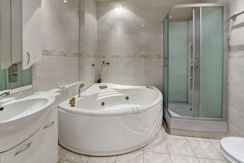 20 Bathroom Jacuzzi Designs for a Lavish Living Space