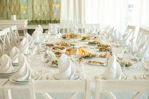 20 Dining Set Designs Perfect for Lavish Dinner Parties