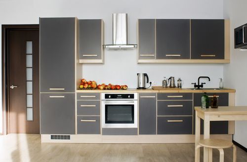 20 Wooden Kitchen Doors for Modern Decor
