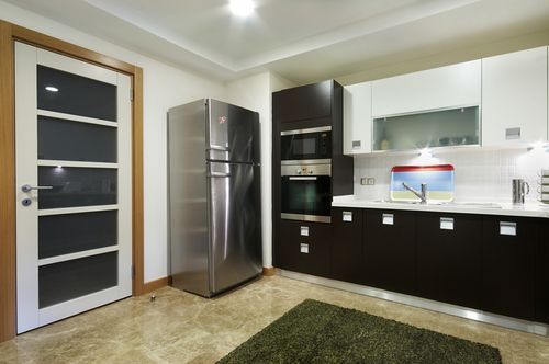 20 Wooden Kitchen Doors for Modern Decor