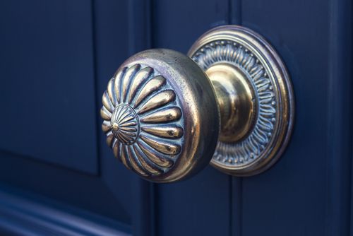 Here's Why So Many Homes Have Brass Doorknobs