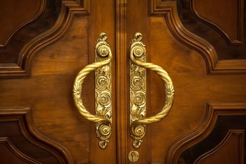 20 main door handle designs for a welcoming entry to your home