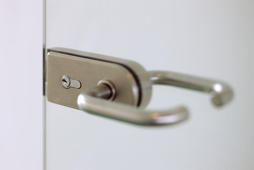 20 glass door handle ideas for a commercial space