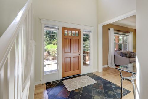 the main door’s pattern of opening 