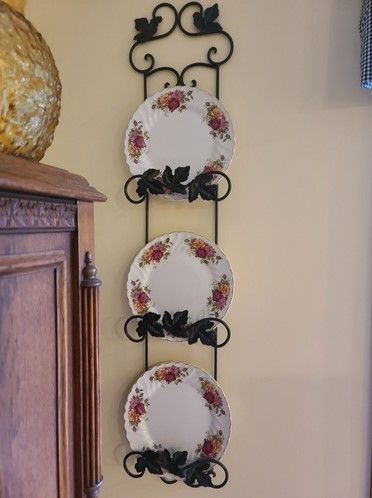 Decorative Plate Holders  Paper plate holders, Plate holder, Decorative  plates