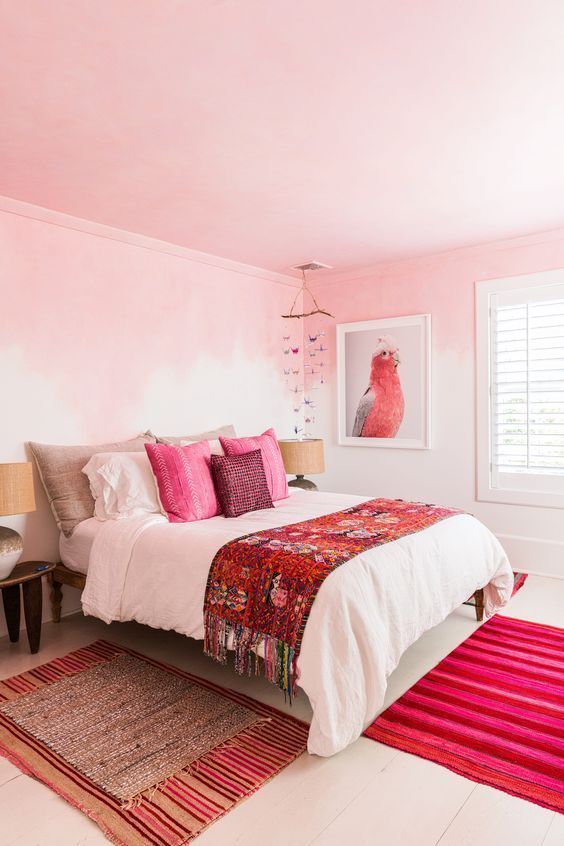 Pink and red bedroom colour scheme