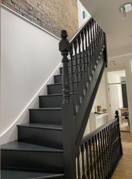 Best Staircase Wall Colour Combinations & Staircase Colour Ideas