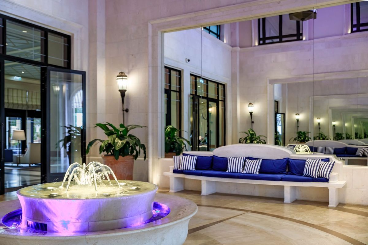 Bring Positivity & Good Luck by Placing Feng Shui Water Fountain Here