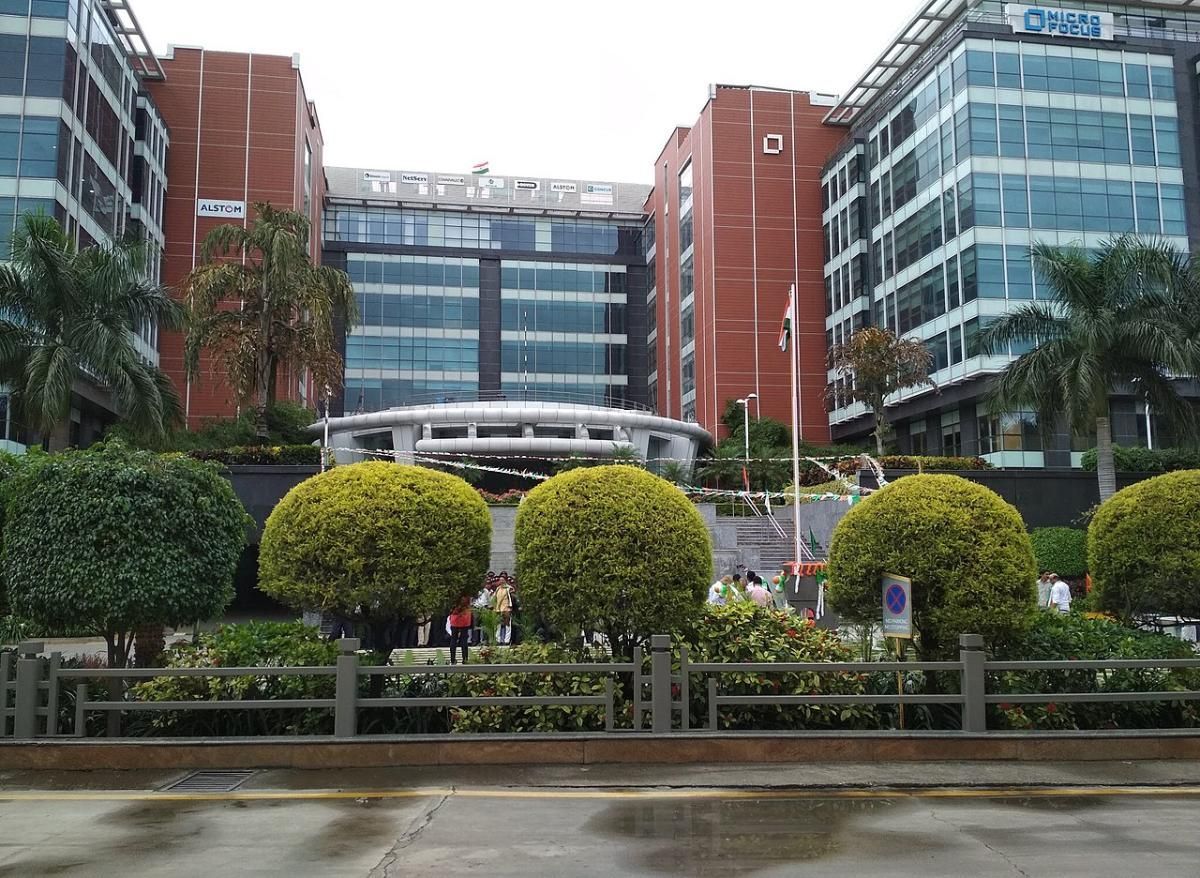 Tech Park Near Airport Bangalore www.magicbricks.com