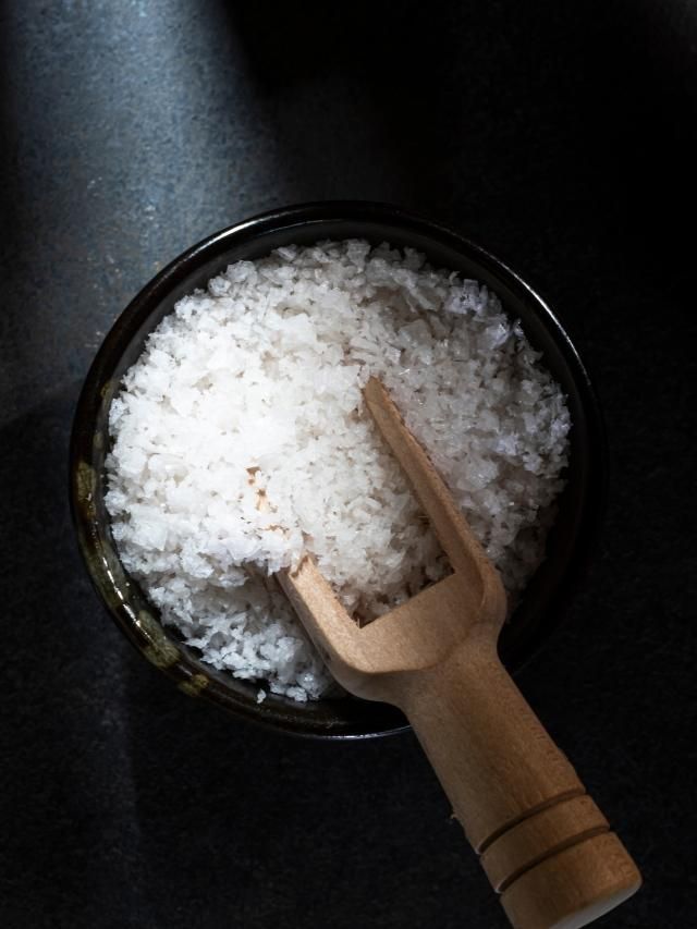 Reasons To Keep Salt in Bathroom