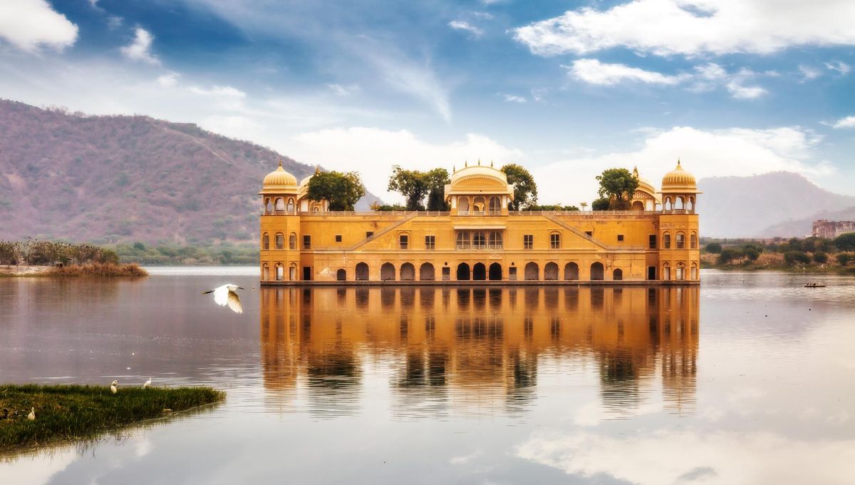 Know About 10 Famous Places to Visit in Jaipur Before Moving Here