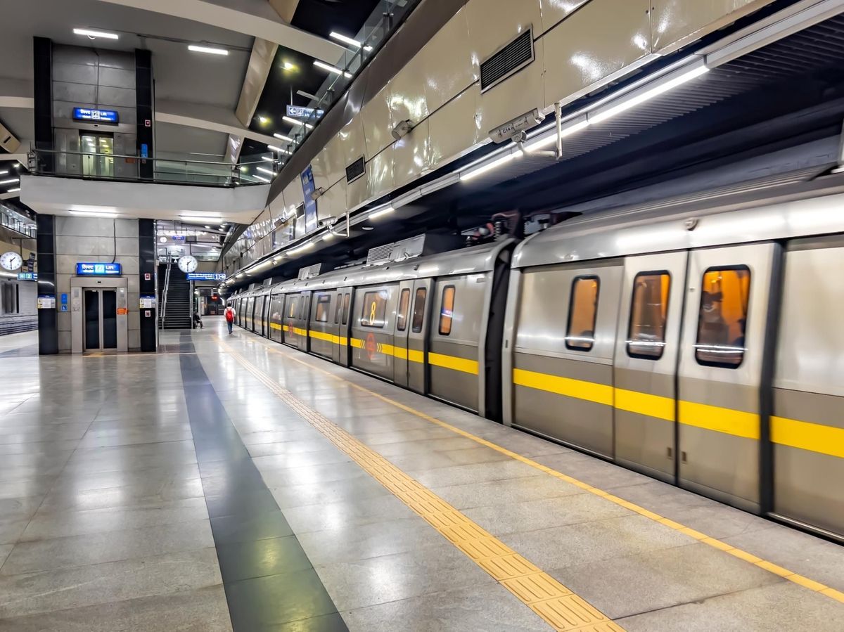 𝐘𝐞𝐥𝐥𝐨𝐰 𝐋𝐢𝐧𝐞 𝐌𝐞𝐭𝐫𝐨 of Delhi Metro Route, Map, Stations, & Timings