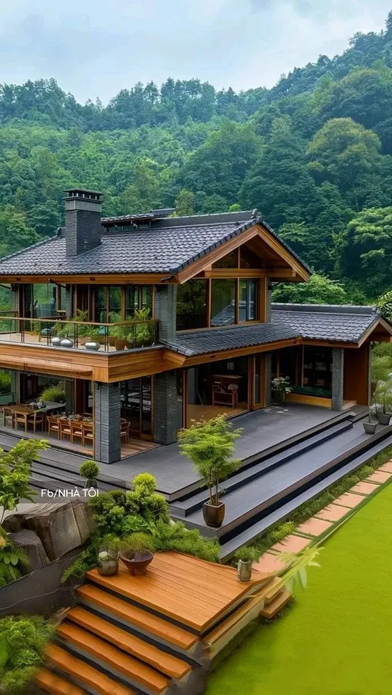 Tropical bungalow design with open spaces and spacious patio
