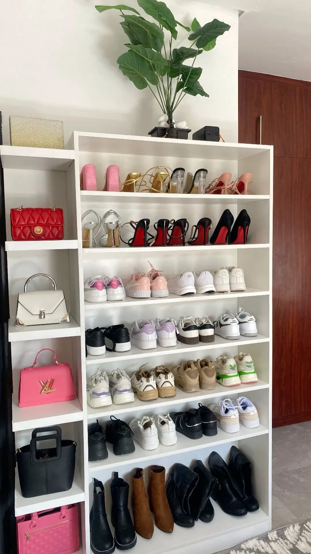 7 Smart Shoe Rack Designs for Small Spaces with Drawers