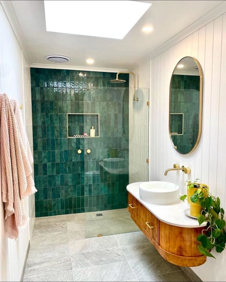 10 Design Ideas for Highlighter Tiles in Bathroom with Images