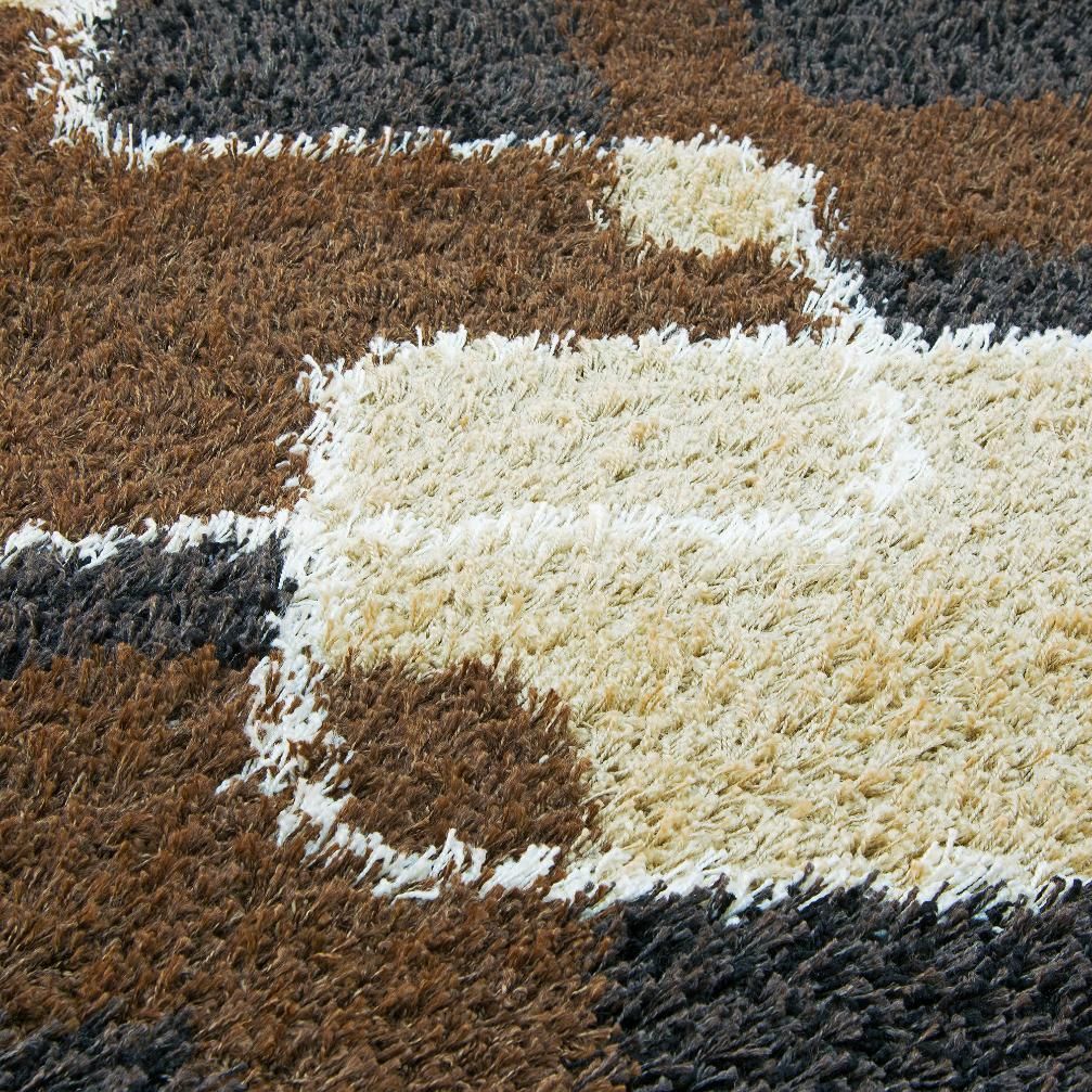 Wall rug in wool