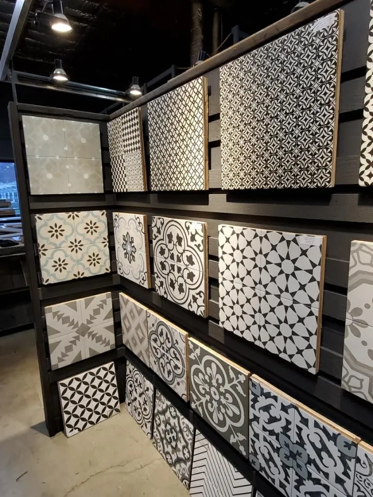 Types of white tiles with patterned inserts
