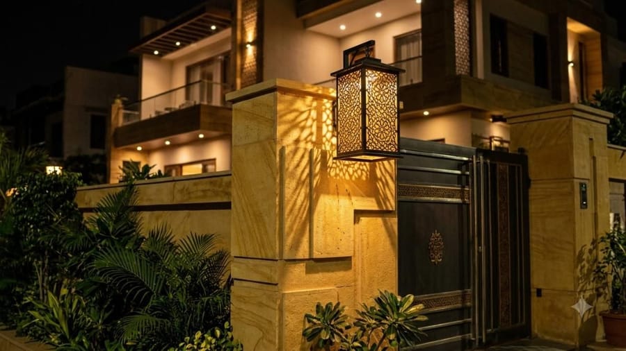 Hiding Gate 11 Modern Pillar Light Ideas for a Stylish Main Gate