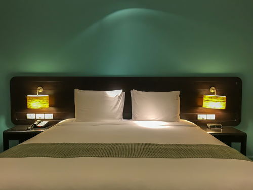dimmers-to-adjust-the-lighting-of-your-bedroom