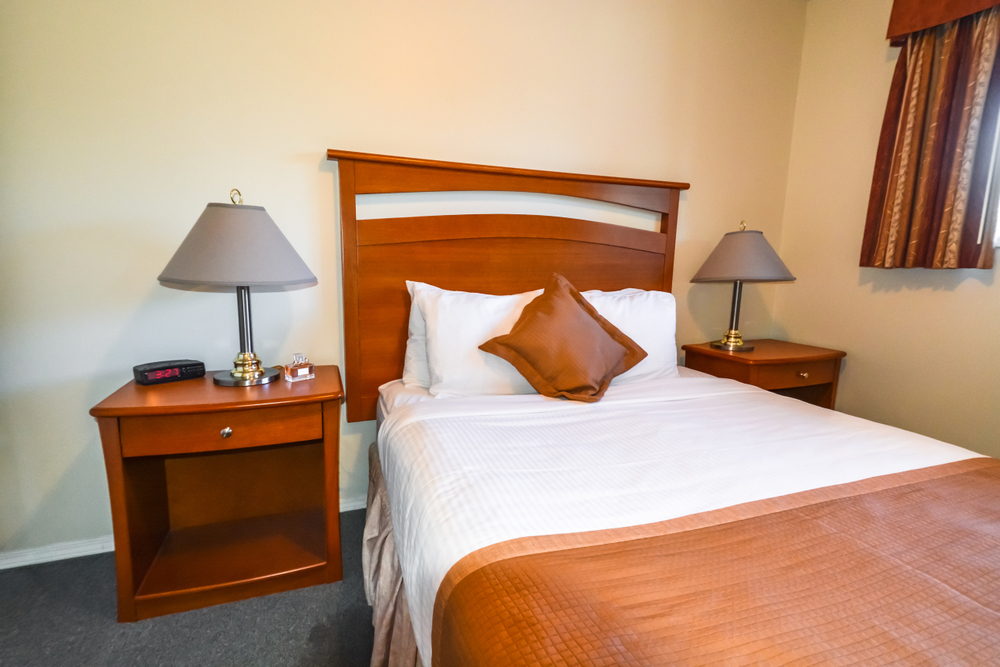 9 Vastu Tips for Couple Bedroom for Better Relationships