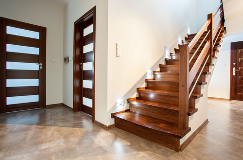wide-rustic-railing-for-stairs