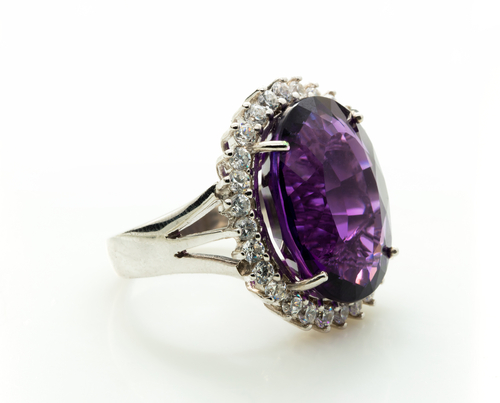 beauty-amethyst-ring-on-white-background