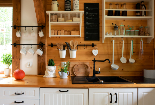 vintage-rústico-interior-cocina-muebles-blancos