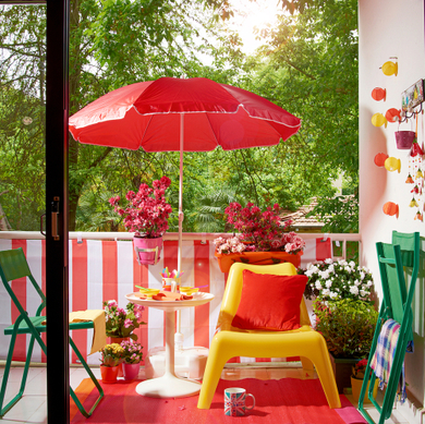 A picnic spot - small balcony design idea