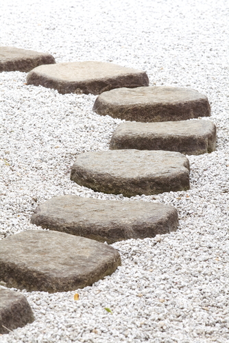 walk-in-the-path-of-japanese-garden