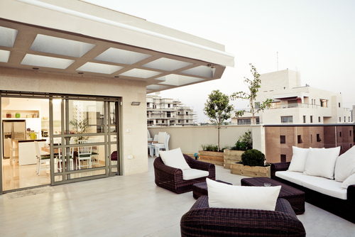 round-balcony-shape-for-a-beautiful-looking-home