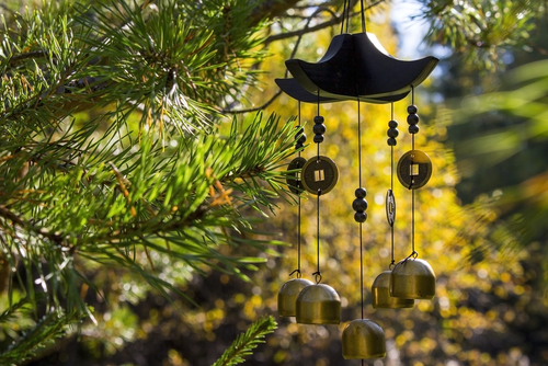 hanging-bell-with-feng-shui-coins