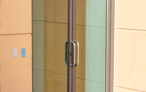 20 glass door handle ideas for a commercial space
