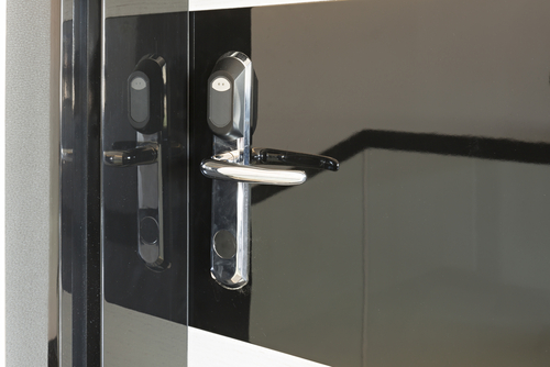 20 glass door handle ideas for a commercial space
