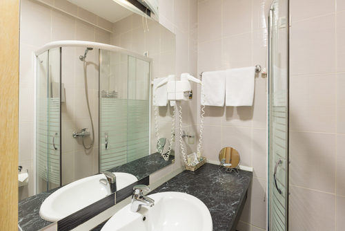 partially-frosted-glass-shower-design