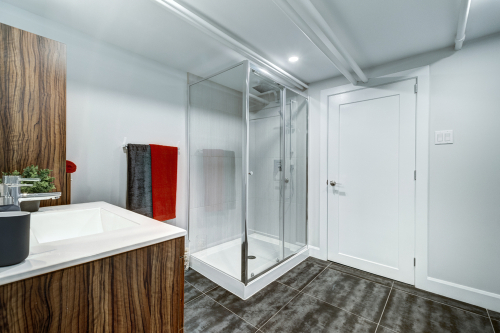 small-sized-glass-shower-cabin