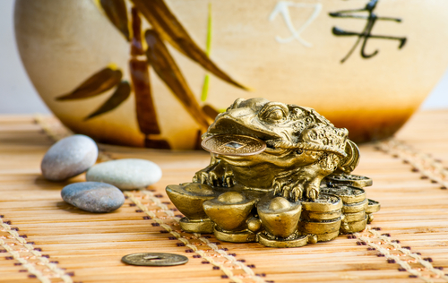 placing-a-feng-shui-money-frog-in-a-house