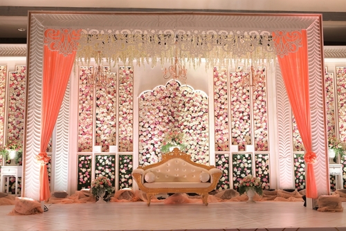 Discover 156+ beautiful mehndi stages latest