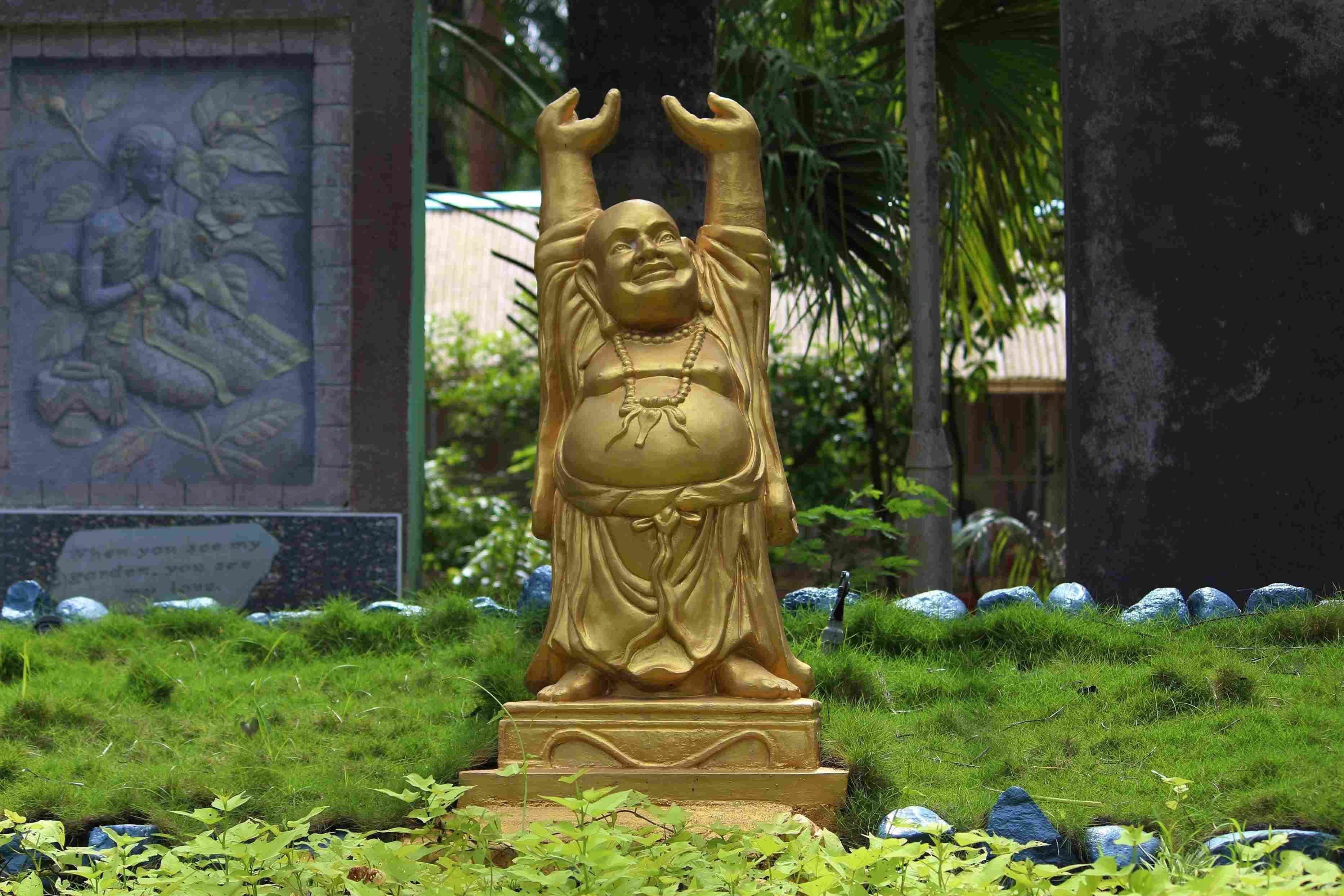 Laughing Buddha Statue for Home As Per Vastu Types, Significance and