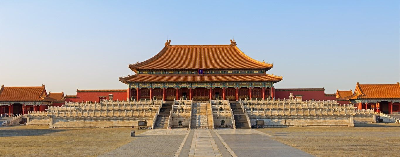 Top 10 Biggest Palaces In The World Largest Palaces on Earth