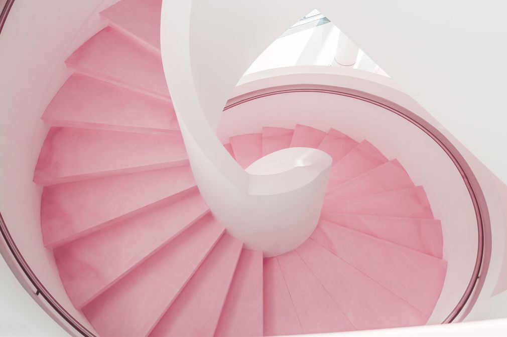 Best Staircase Wall Colour Combinations & Staircase Colour Ideas