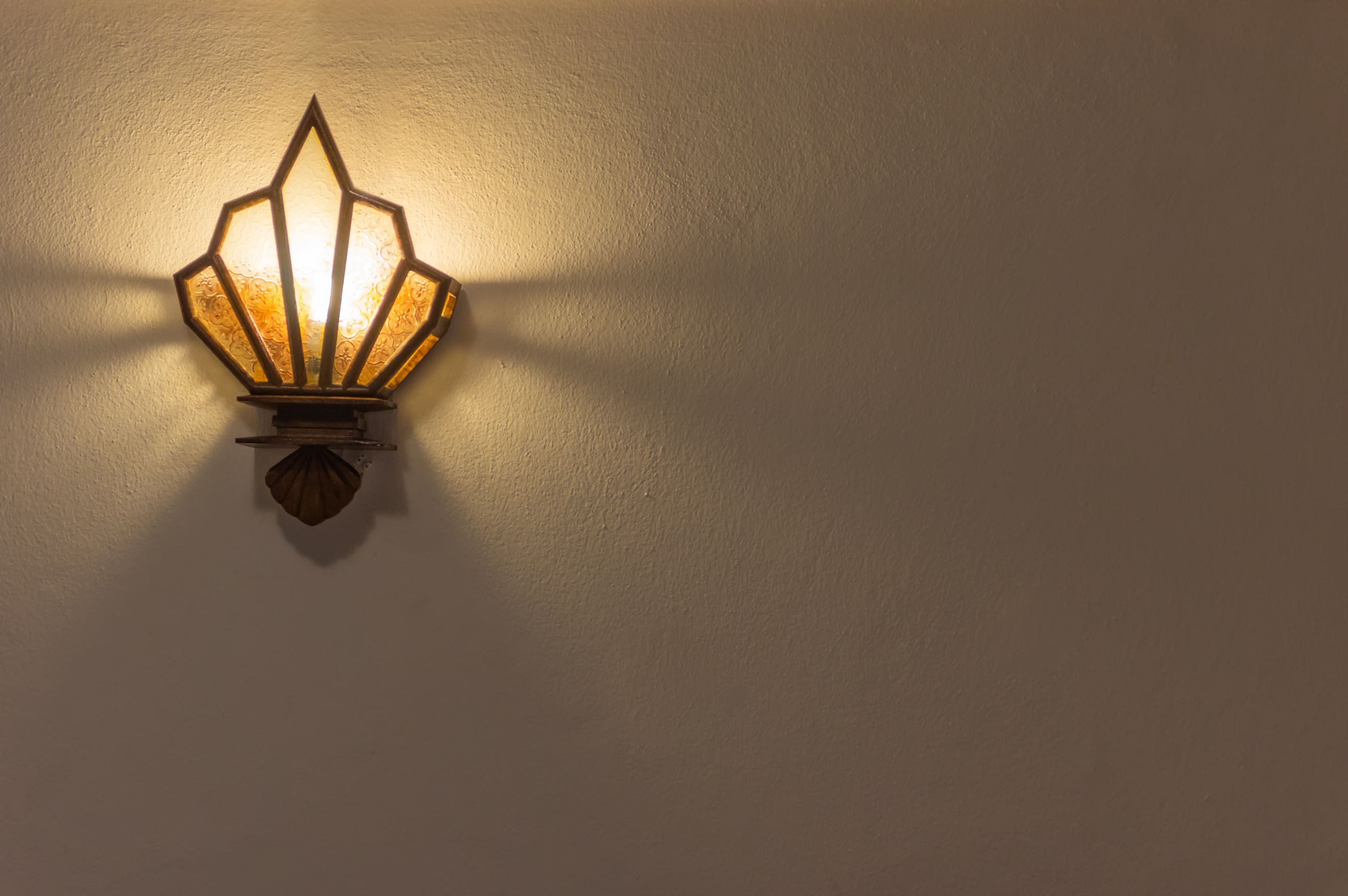 Art deco-inspired wall light