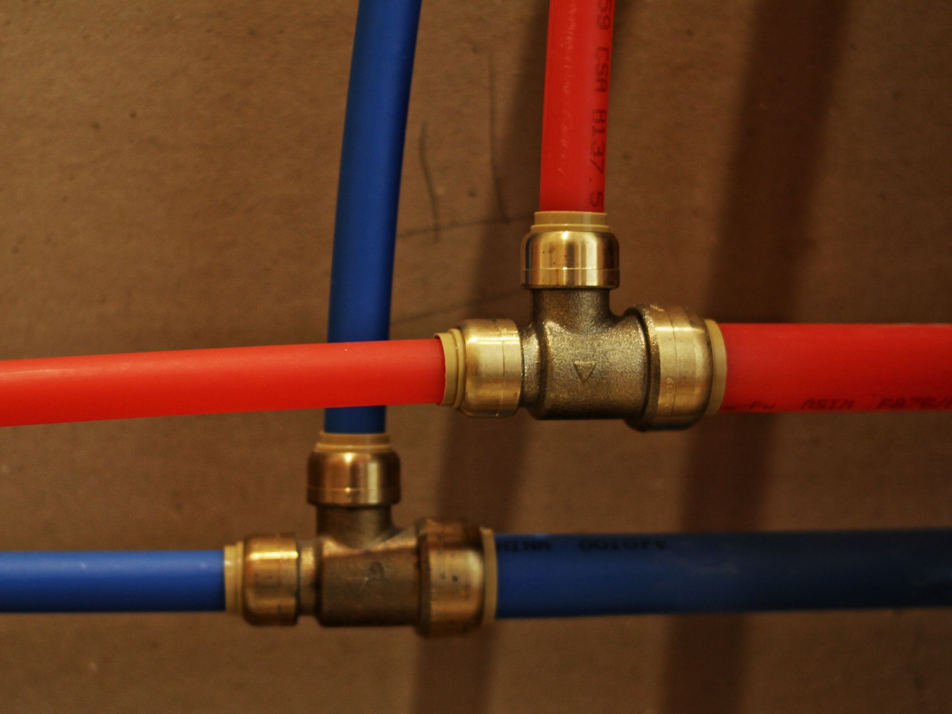 PEX Pipes And Fittings 