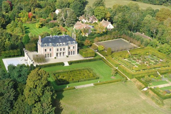 Bernard Arnault House - Luxurious Home of the Richest Man in France