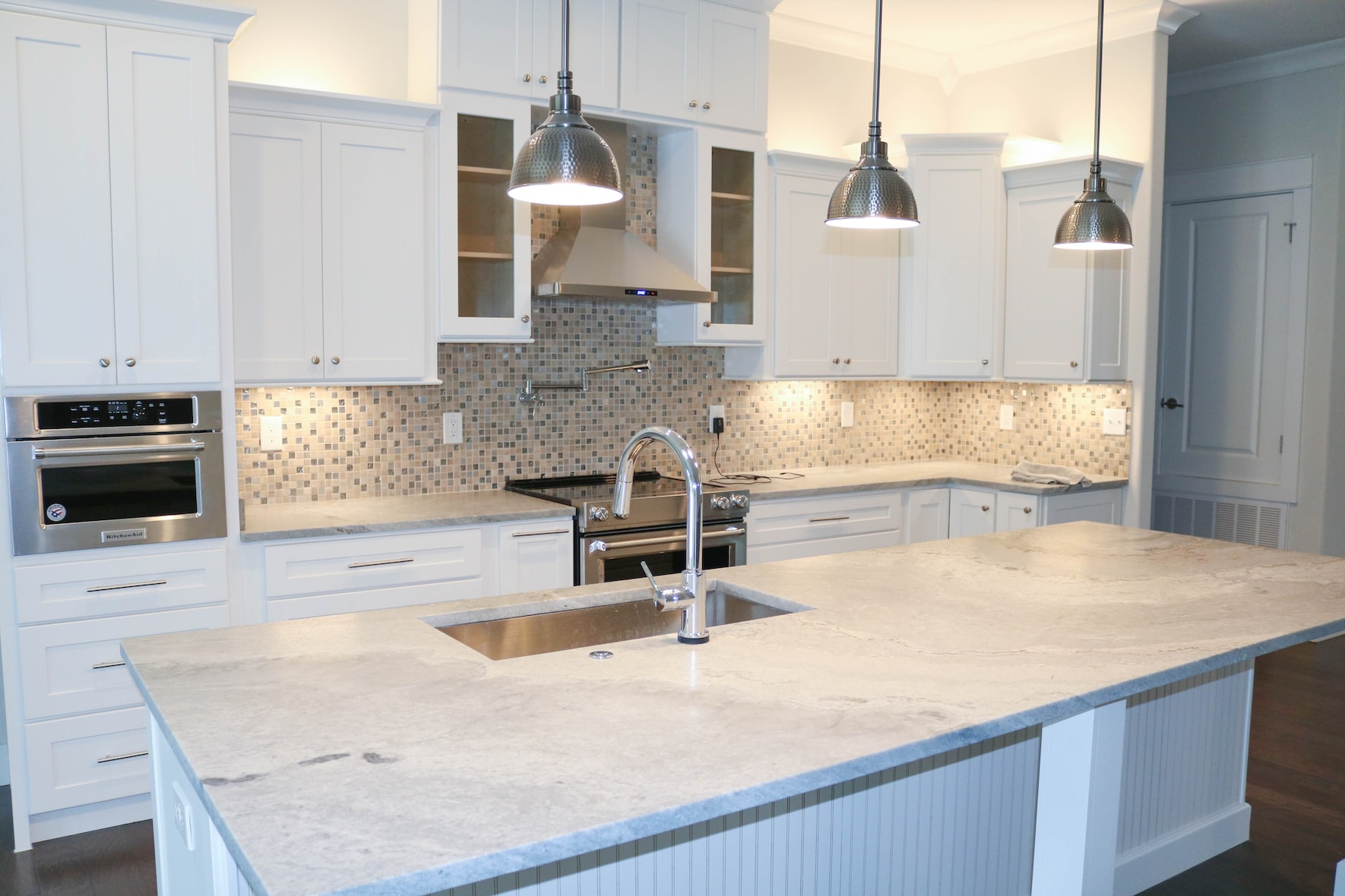 Granite Stone- Types, Cost, & Uses in Home Interior