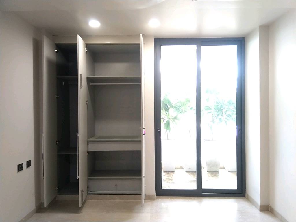 Buy 5 BHK Residential House in Panchsheel Enclave Panchsheel Park, New