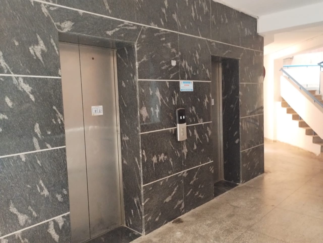 Buy 4 BHK Flat/Apartment in Naveen Apartment Sector 5 Dwarka, New Delhi